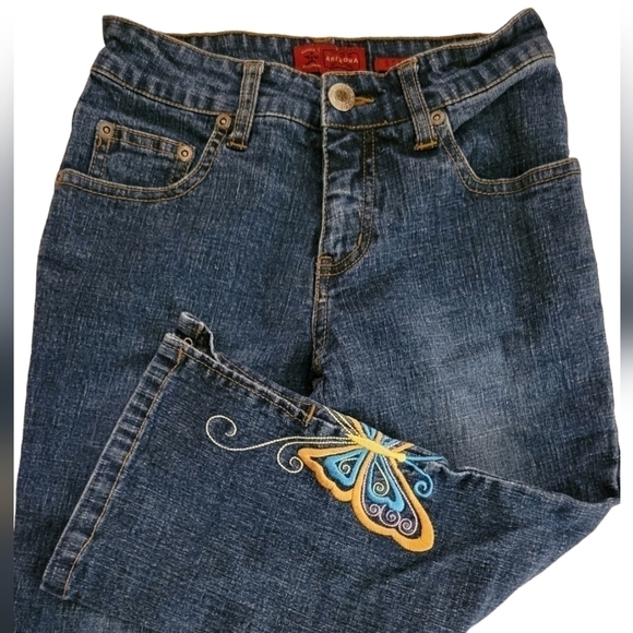 Arizona Jean Company Other - 𝅺ARIZONA Butterfly Applique Jeans